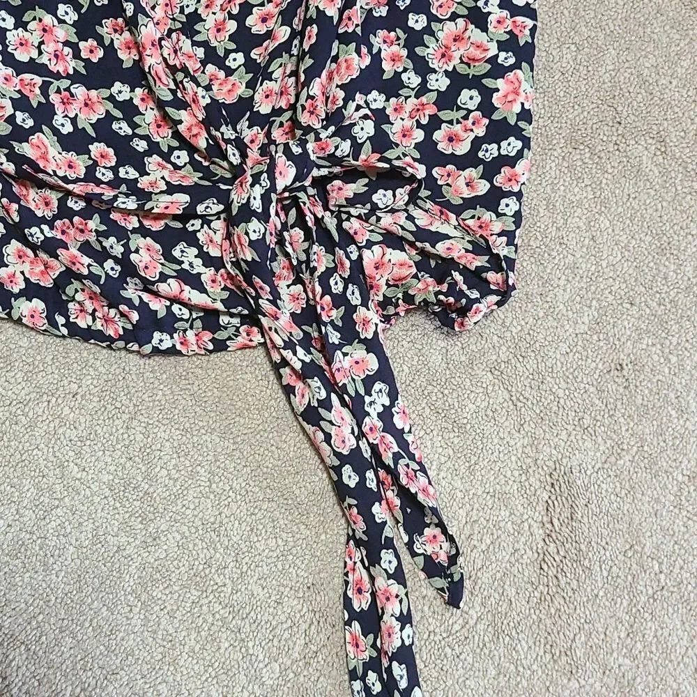 Aqua fancy tie top - Picture 4 of 9